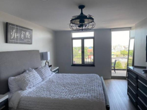 Beautiful 2 bedroom Condo with Great Midtown Views